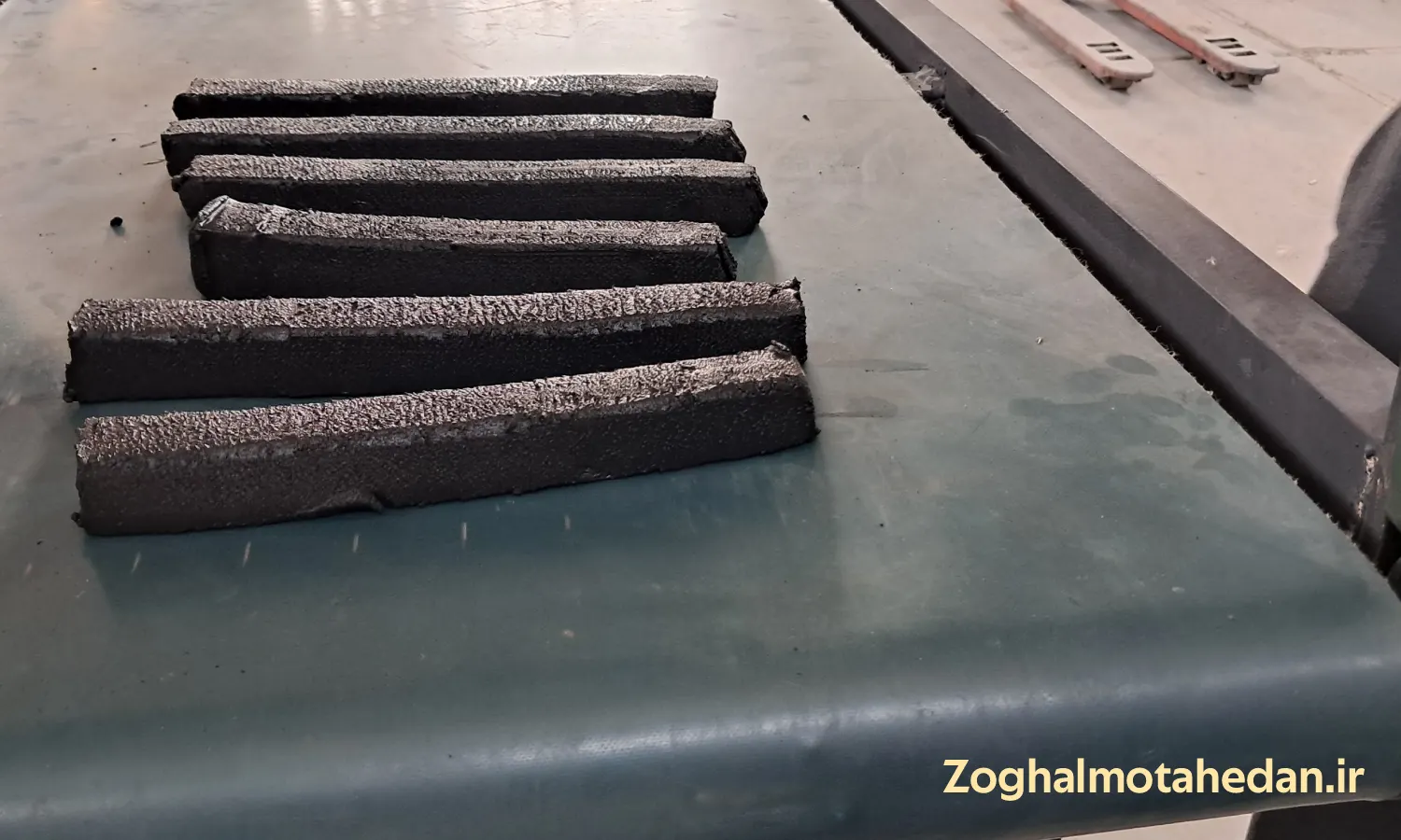 زغال حبه ای برای برش در دستگاه نوار نقاله